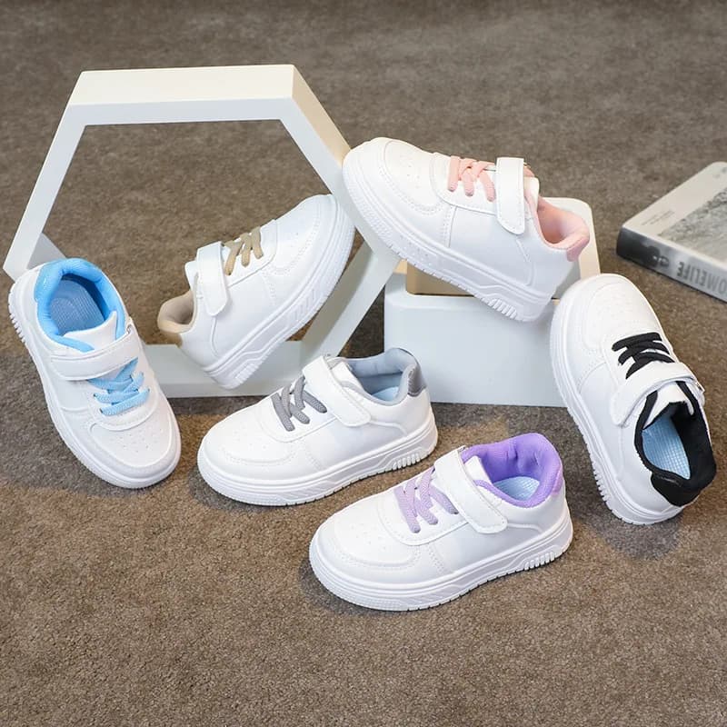 2025 Scarpe da ragazza primavera Autunno Ragazzo Scarpe bianche Scarpe da corsa casual per bambini Scarpe antiscivolo con suola morbida Sneaker per bambini tenis Articolo di vendita caldo
