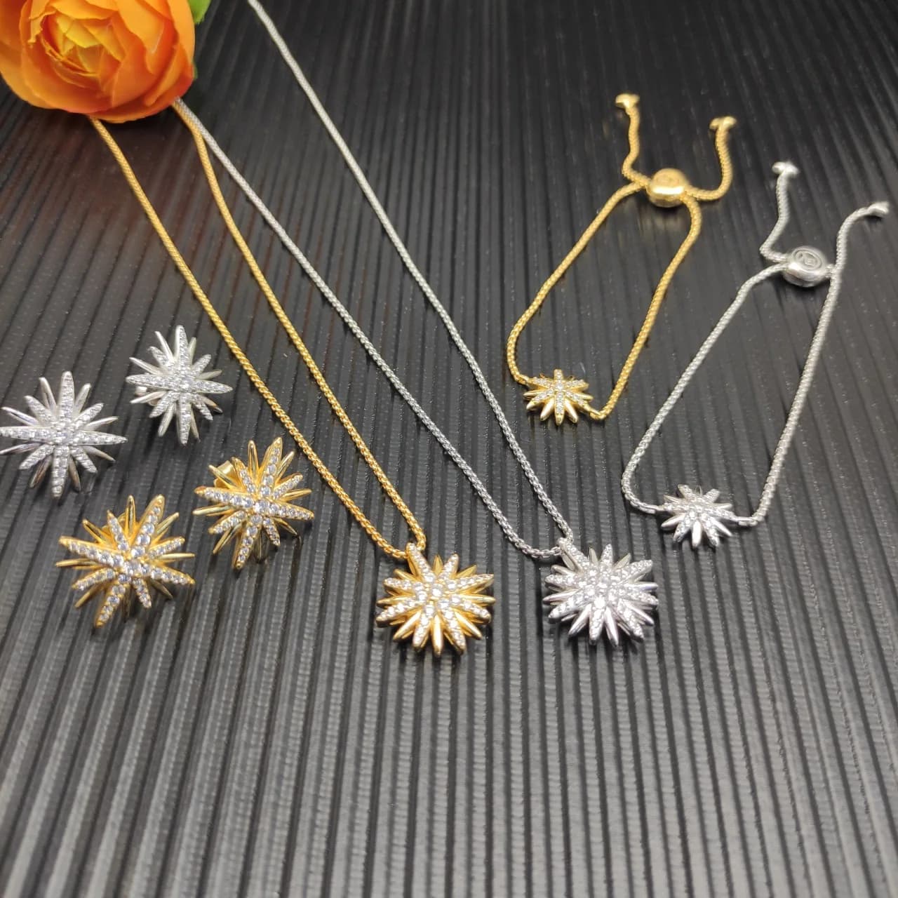 Nuovo Set di Collana, Orecchini e Bracciale a Girasole di Alta Qualità, alla Moda e Semplice, per Natale 2026 - Regalo di San Valentino