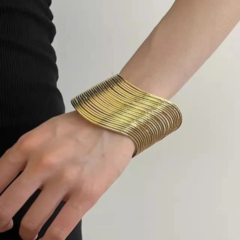 European and American Metal Line Geometric Wavy Opening Bracelet, Women's Light Luxury High-end Wide Version Wrist Ring Arm Ring
