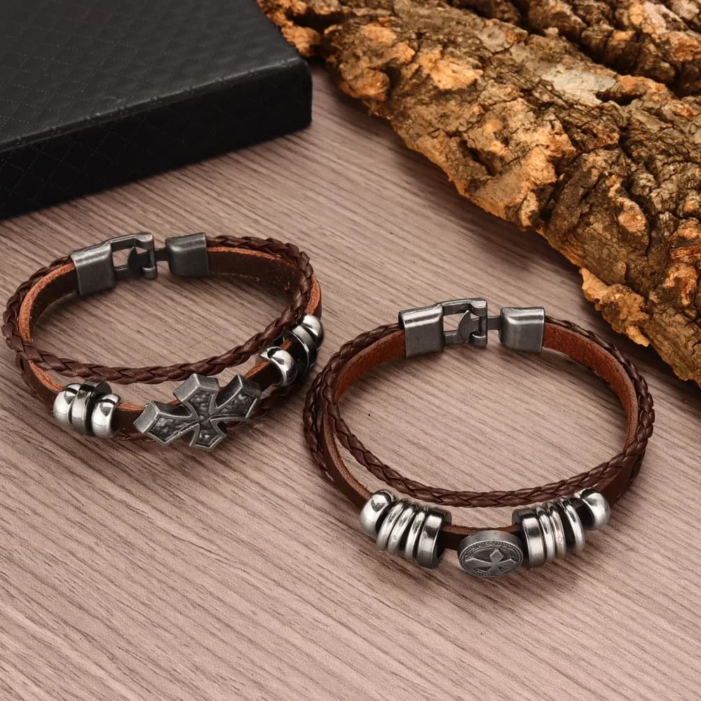 Braccialetto in pelle intrecciata fatto a mano multistrato con Design a perline in lega incrociata Vintage da uomo Casual Fashion Hand Chian Jewelry Accessory Gift