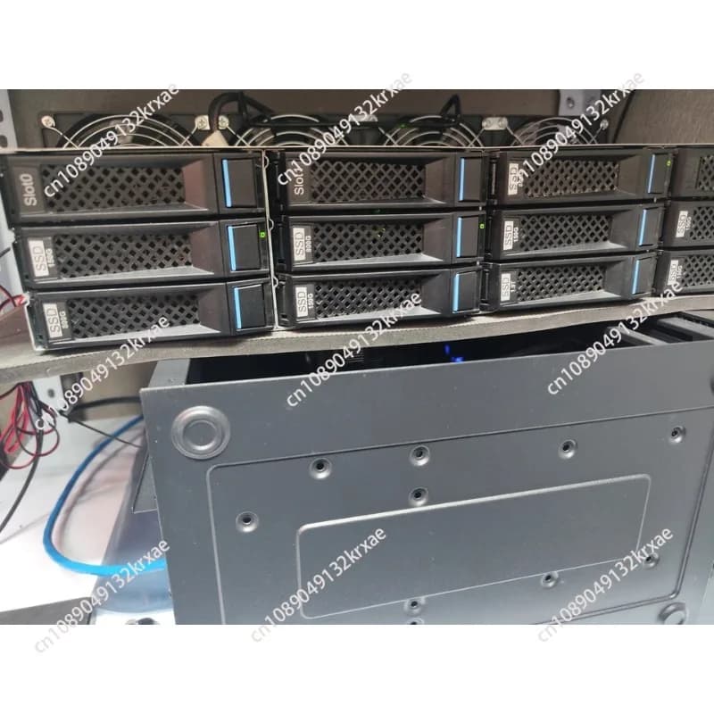 12 Gabbia per disco rigido sostituibile a caldo da 3,5 pollici a 24 alloggiamenti NAS Feiniu Memorizzazione di espansione da 12 Gb SAS/SATA