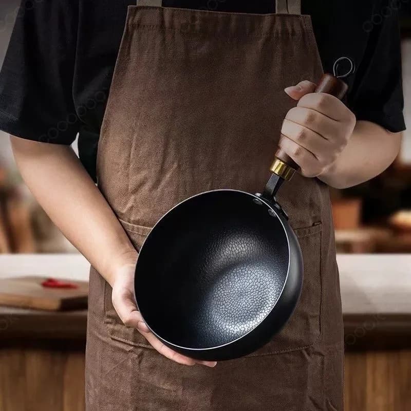 Ancient method, large belly pot, traditional wok at flat bottom, non-stick pan, boiler to fry the house, general use