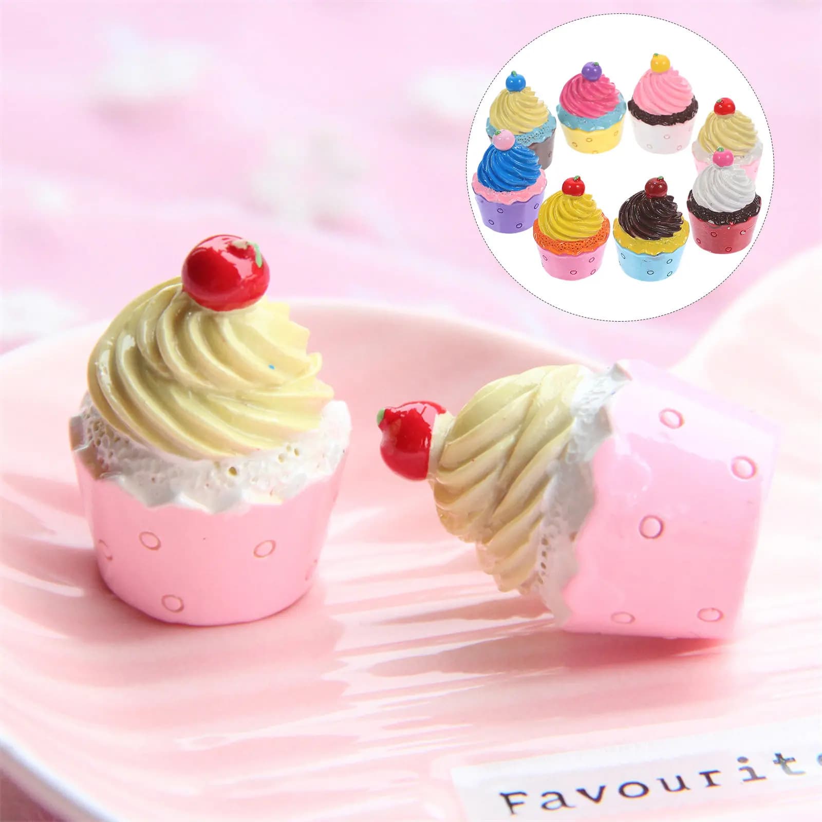 8 Pezzi Portachiavi in Resina a Forma di Cupcake, Accessori Fai-da-Te, Mini Ciondoli per Magneti da Frigo, Fermagli per Capelli, Forniture per Artigianato Decorativo