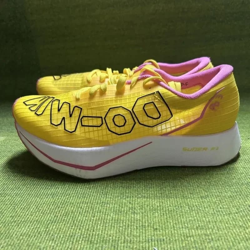 New Super Cool Running Trainers For Men Women Soft Bottom Walking Jogging Shoe Designer Carbon Plate Running Shoes Unisex