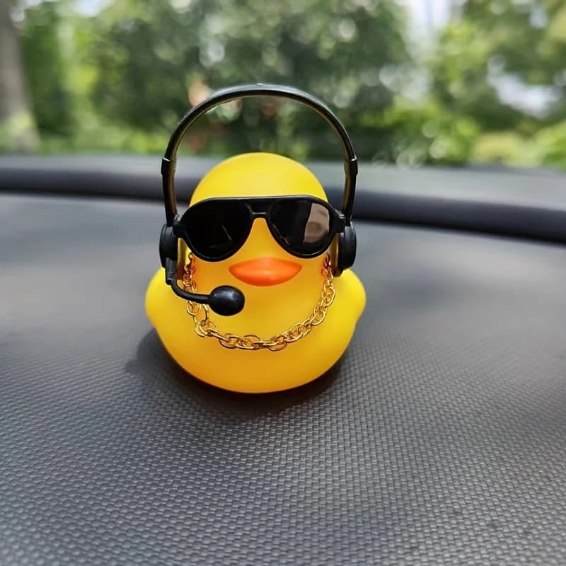 1 pezzo di simpatico ornamento per auto con anatra gialla con cuffie e occhiali da sole, decorazione per auto, regalo per le vacanze