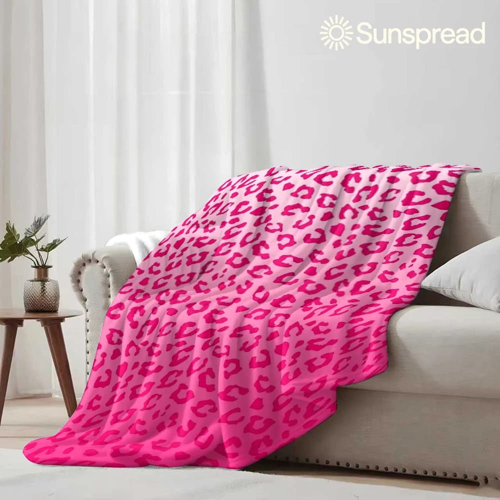 Gradient pink leopard print Flannel Blanket Soft Warm Christmas Halloween Blanket for Lightweight Cozy Room Home Decor Gifts