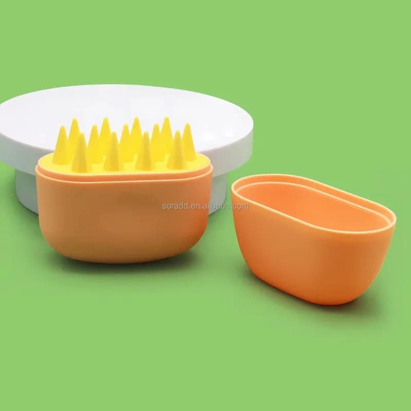 Hot Sale PP TPR Eco-Friendly Pet Cat and Dog Grooming Bath Brush with Shampoo Container for Bathing and Massaging