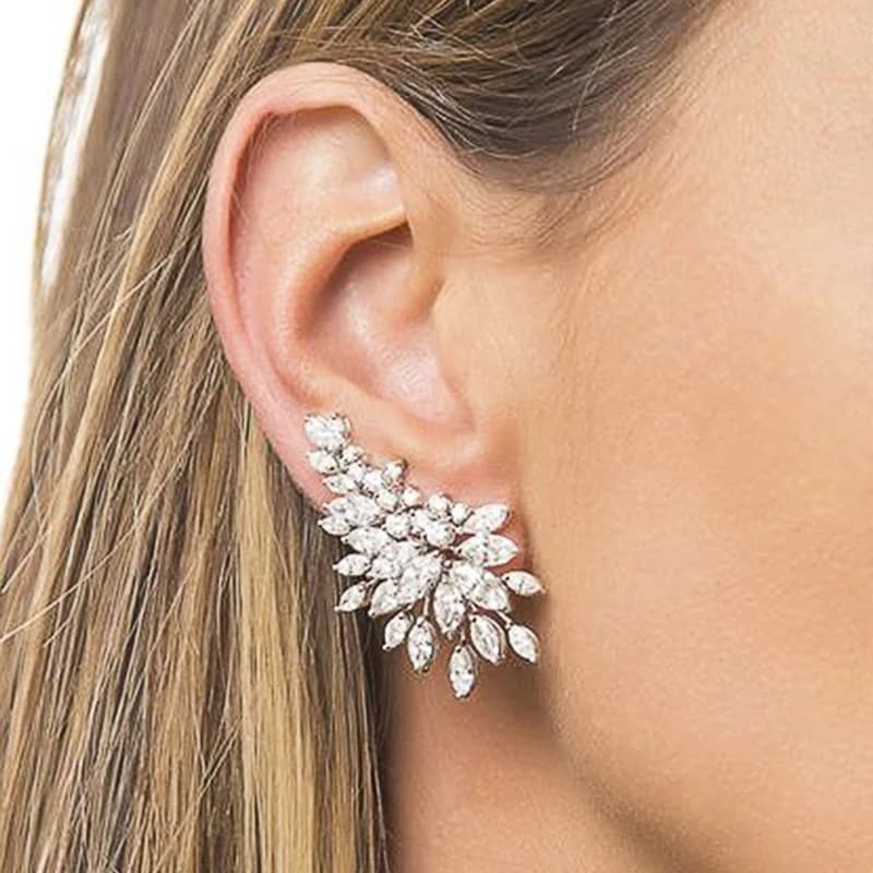Gorgeous women's stud earrings with dazzling sparkling pierced earrings party jewelry