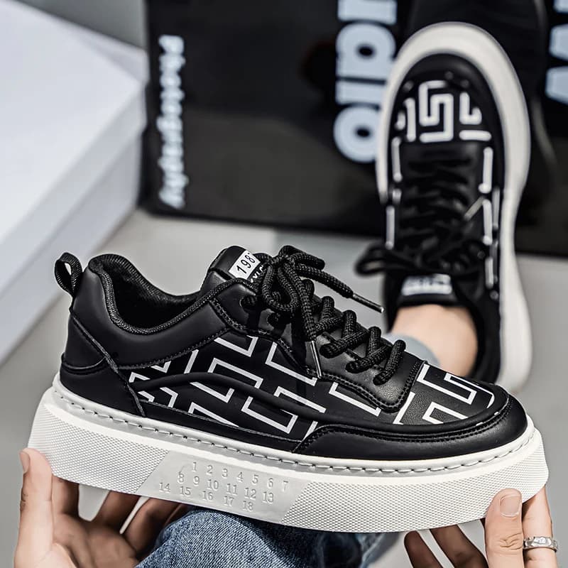 2025 New casual men's table shoes with thick sole, versatile, low cut, sports trend, simple and niche