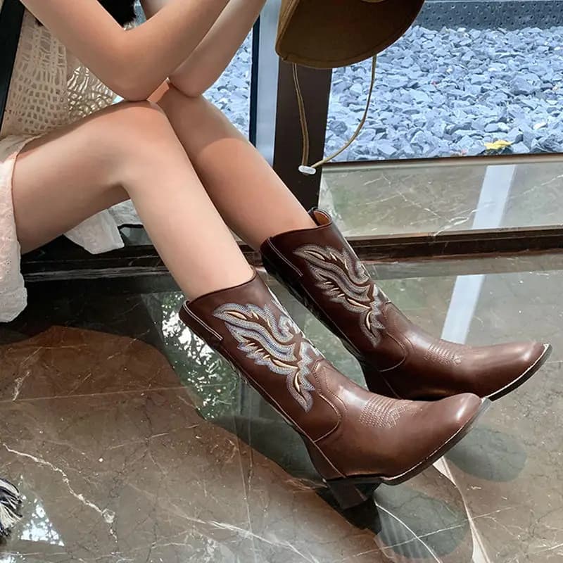 Retro Brown Western Embroidered Boots Women's Autumn Slim V-Neck Mid-Calf Knight Boots Long Boots Square Head Thick Heel