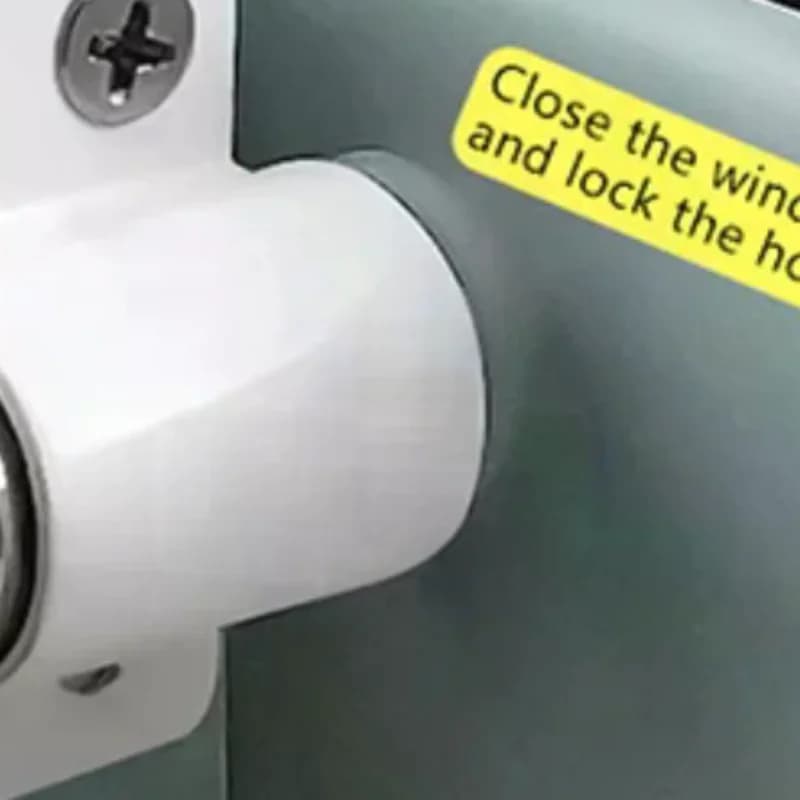 Set di 2 serrature per porte scorrevoli e finestre con protezione di sicurezza per bambini, blocco di sicurezza per porte e limitatore per finestre scorrevoli.