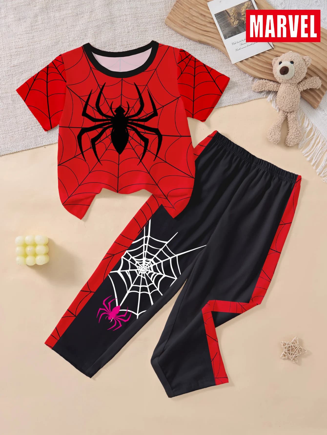 Completo da ragazzo in 2 pezzi con motivo Spider Man, top a maniche corte e pantaloni con motivo simpatico cartone animato, abbigliamento da notte per la casa