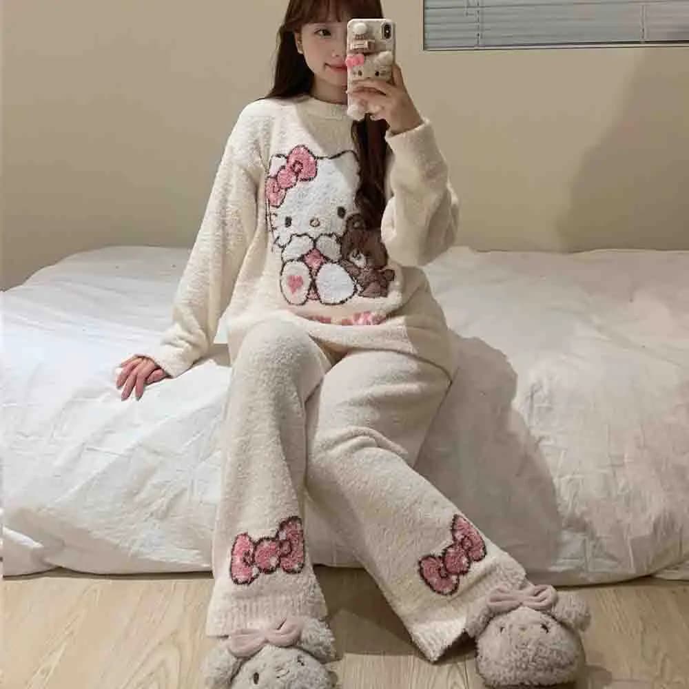 Sanrio Hello Kitty Women's Kawaii Fleece Sleepwear Autumn and Winter Plush Warm and Comfortable Sleepwear Loose Home Clothes