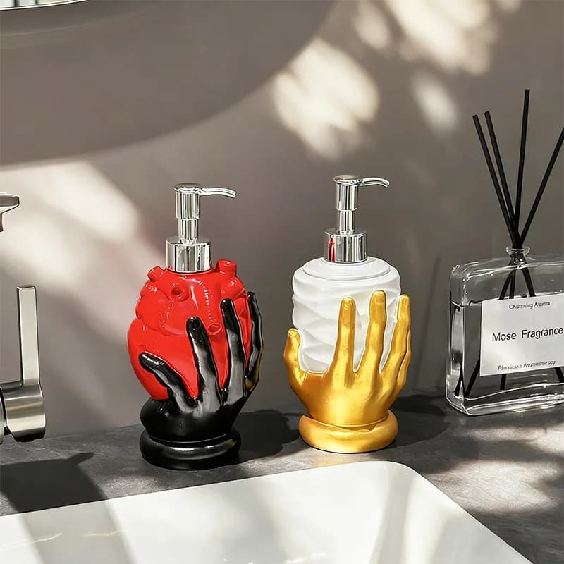 Dispenser di sapone bottiglia di lozione a forma di cuore portatile gel doccia per uso domestico shampoo disinfettante per le mani subpacchetto bottiglia dispenser di shampoo