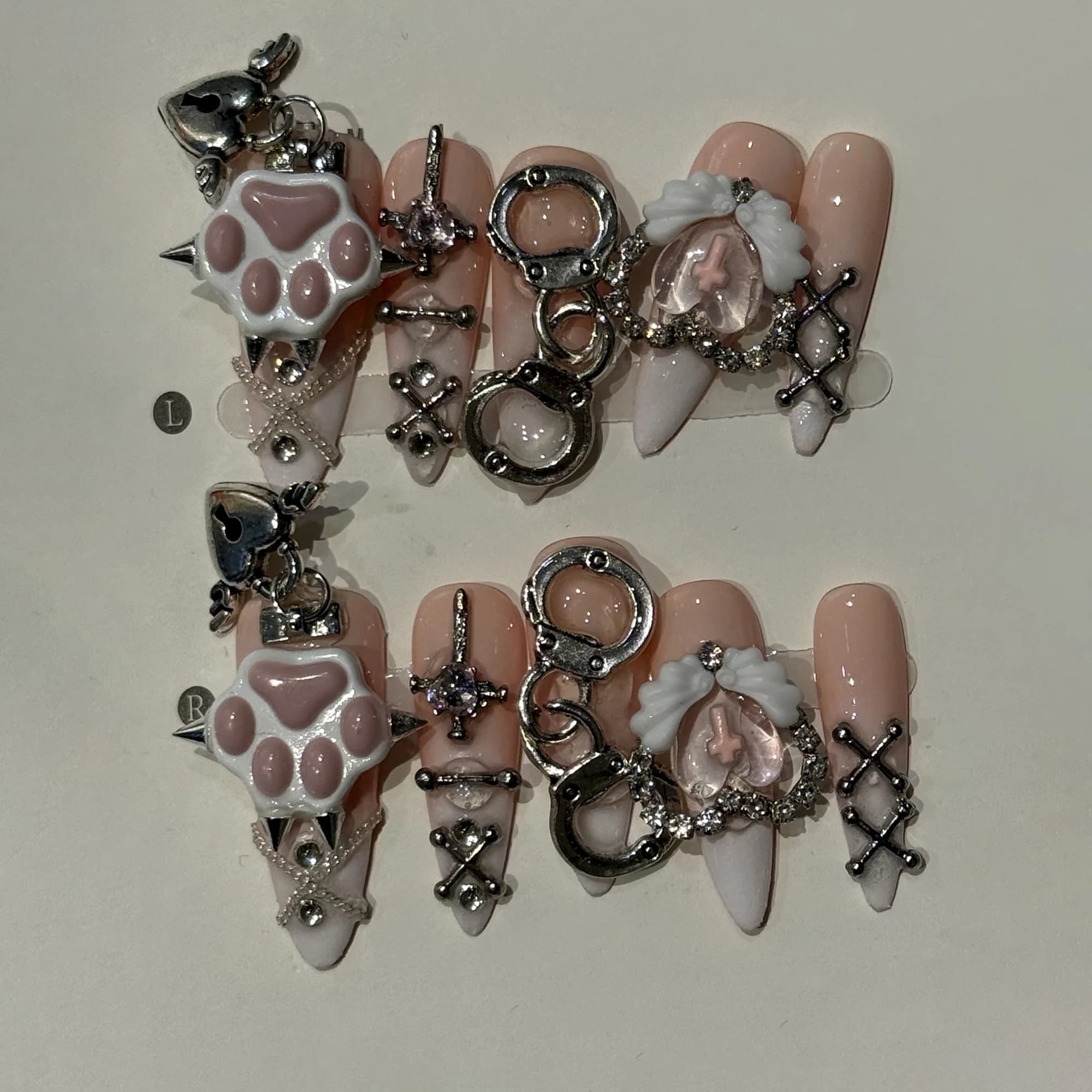 Set da 10 Unghie Finte Stiletto Rosa Stile Spice Girl Y2K con Decorazioni 3D, Unghie Press-on Fatte a Mano