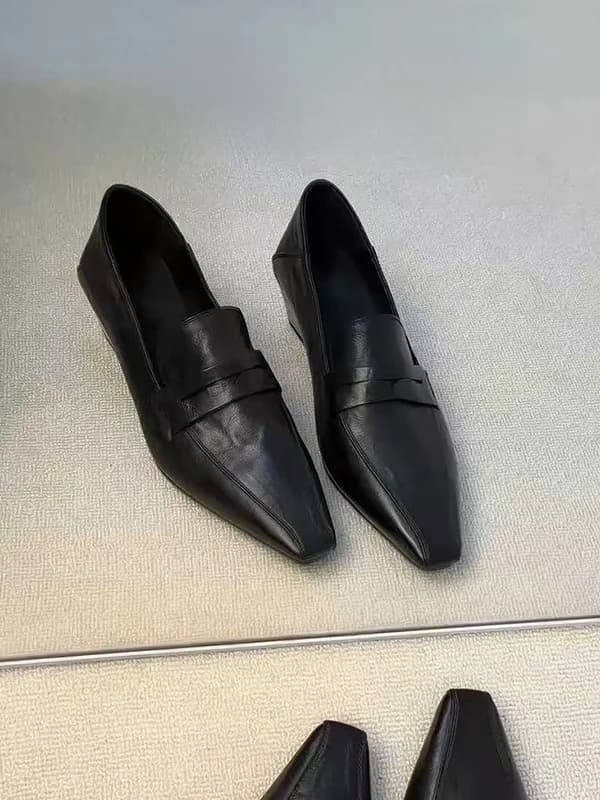 Retro Leather Chunky Heel Single Shoes Women Slip-On Loafers Commute Versatile Elegant Small Leather Shoes Fashionable Flats