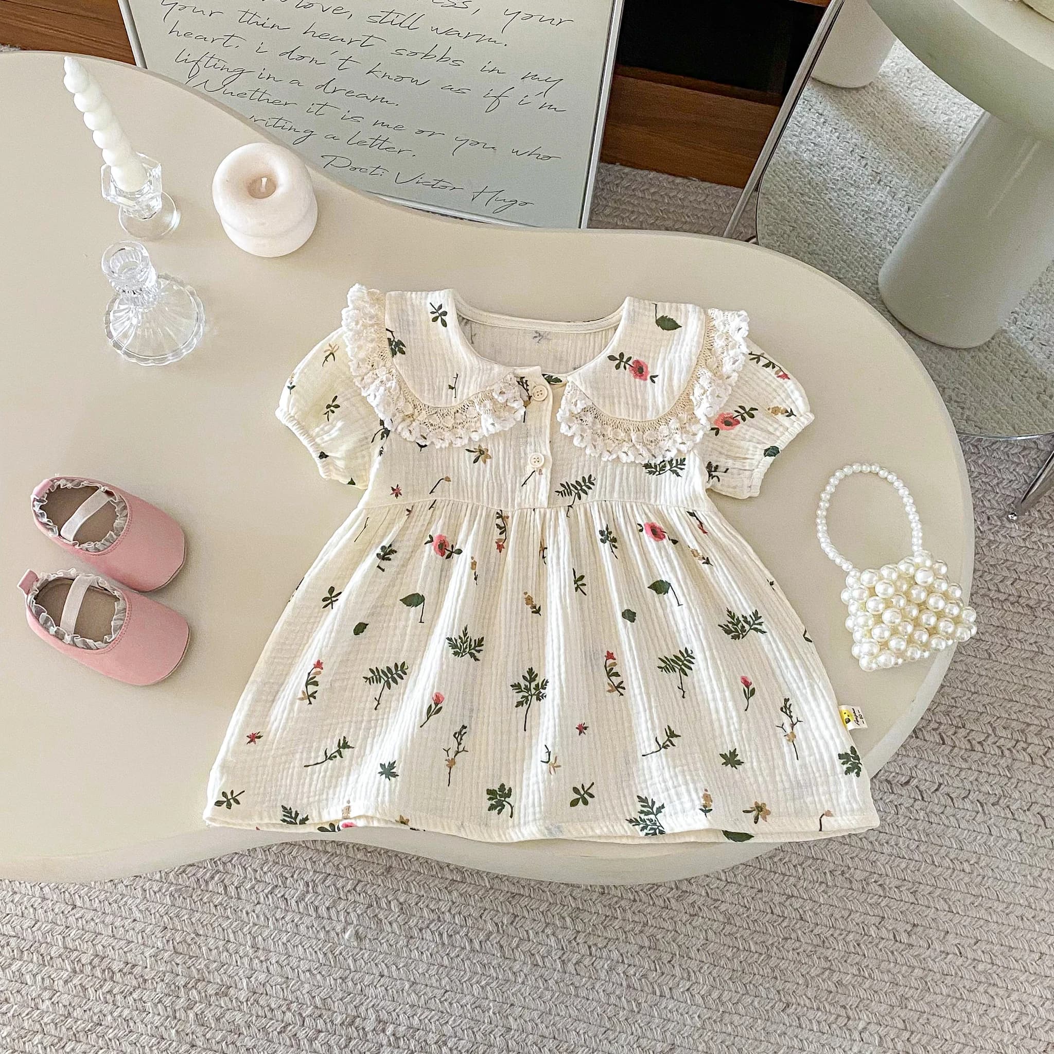 Vestito estivo per bambine 2026, nuovo stile, alla moda, con stampa floreale, collo alla coreana e maniche corte