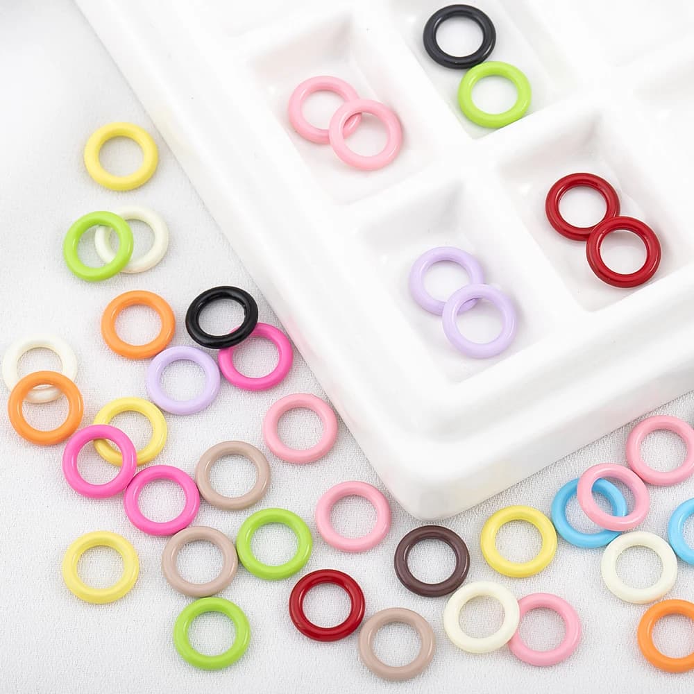 50 pieces of closed jumping rings in enamel Or round rings mixed color metal connectors for DIY jewelry making accessories for necklaces and bracelets