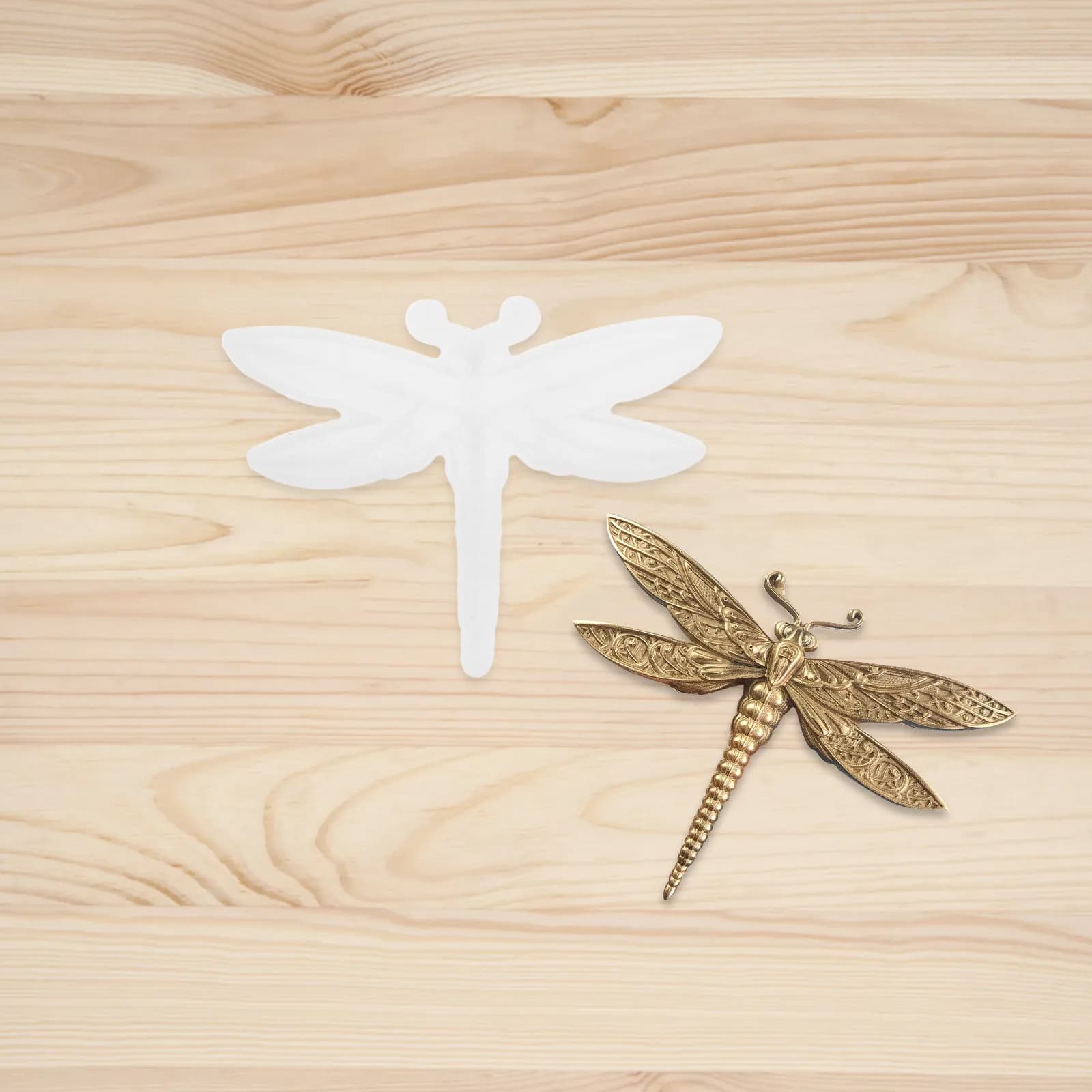 2Pcs Dragonfly Wall Decor Mold Silicone Resin Mold for DIY Epoxy Casting 3D Animal Embossed Resin Ornament Dragonfly Wall Decor