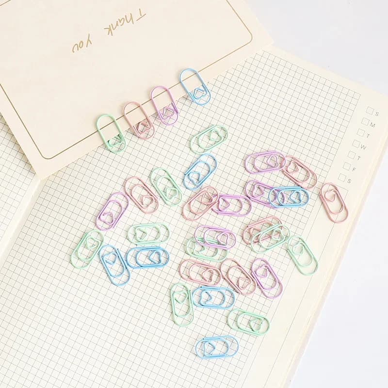 50 pz Mini Cuore di Amore Graffette Macaron Colore Biglietti Foto Titolare Raccoglitore Pinze Notebook Planner Segnalibri Forniture Per Ufficio