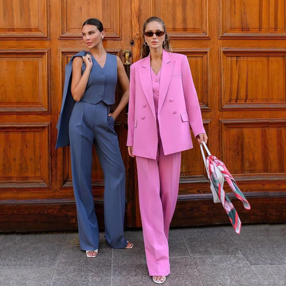 Set di abiti da 3 pezzi alla moda personalizzati per donna, giacca doppiopetto, gilet, pantaloni, set adatti per l'ufficio, vita quotidiana, abbigliamento femminile