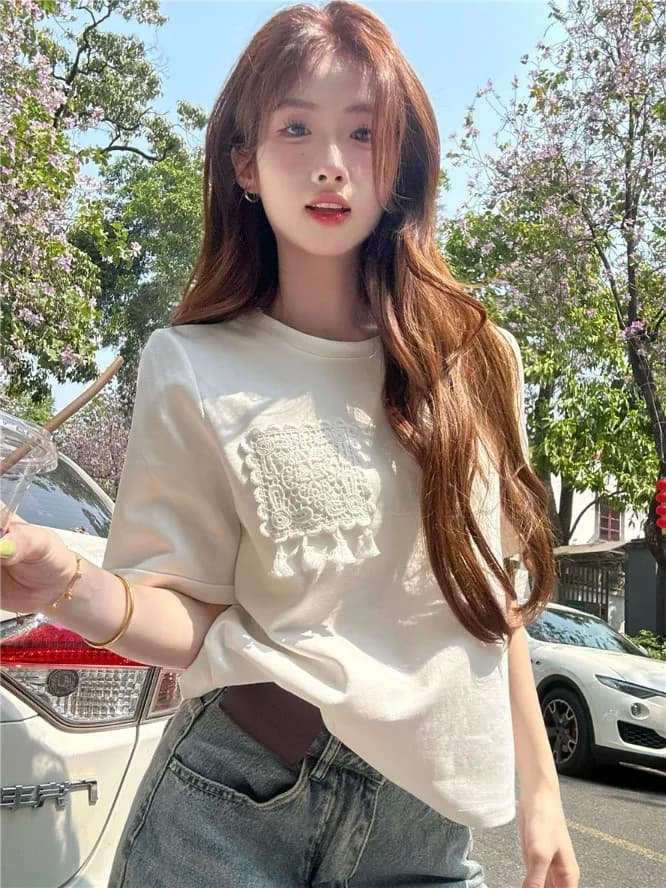 T-shirt casual da donna a maniche corte con tasche in pizzo, nuovo stile estivo, top versatile e semplice, girocollo, stile coreano, effetto snellente
