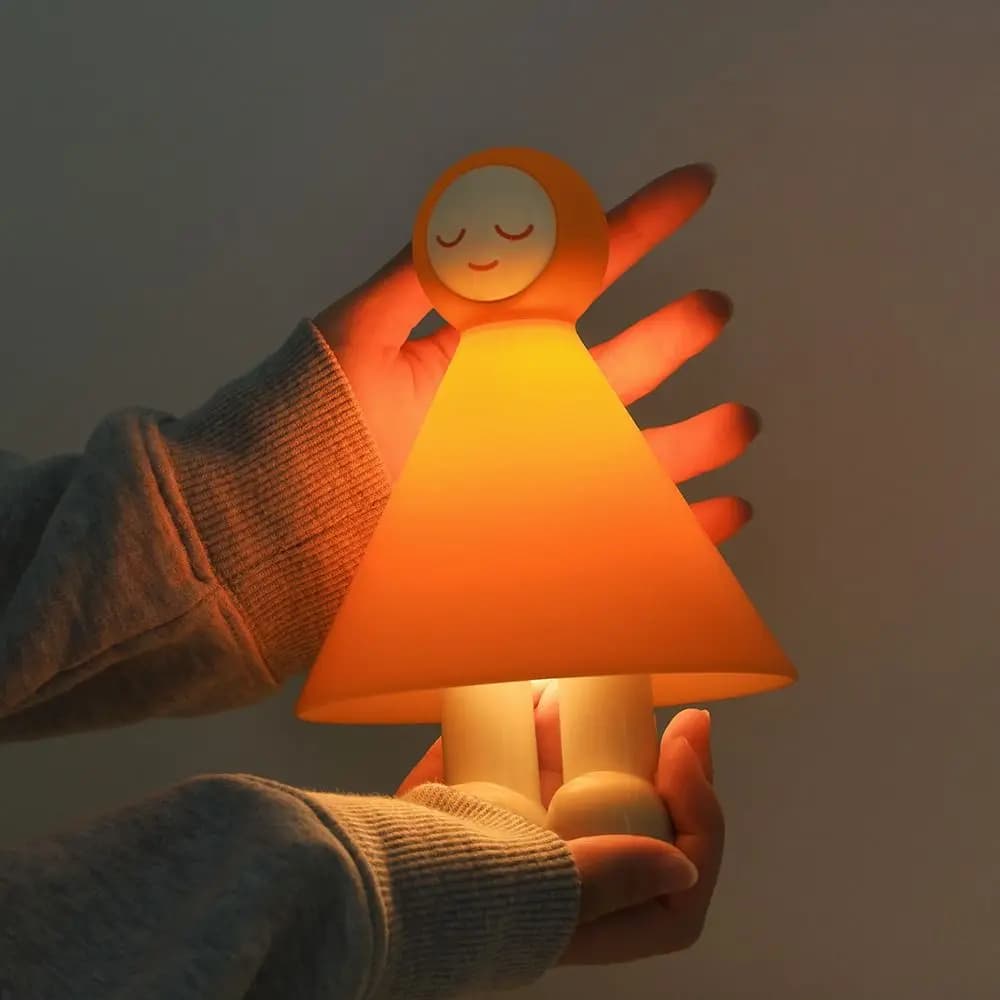 Lampada da Scrivania Piccola Decorativa a Luce Soffusa, Simpatico Spaventapasseri Sorridente, Luce Notturna Ricaricabile in ABS, Regalo Atmosferico