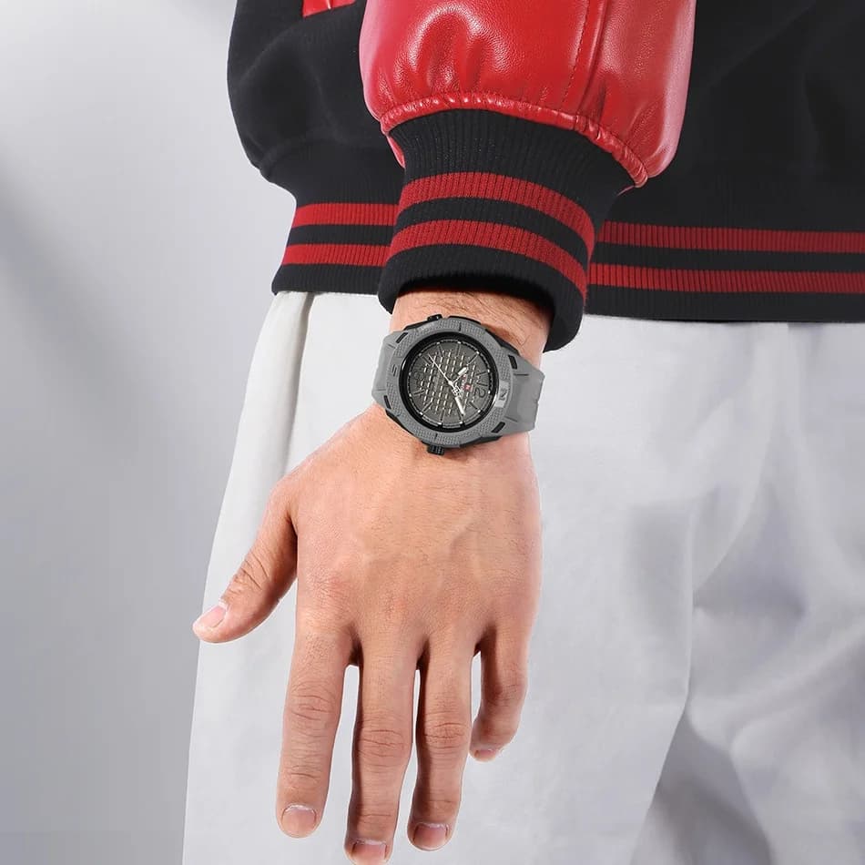 Nuovo NAVIFORCE Orologio da polso al quarzo maschile Orologio sportivo da uomo 5ATM Cronografo moda impermeabile Cinturino in TPURelogio Masculino Regali