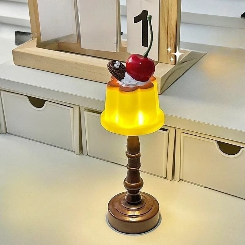 Lampada da Tavolo Creativa a Forma di Budino, Luce Notturna Decorativa per Camera da Letto, Ornamento da Tavolo, Regalo di Compleanno per Ragazze