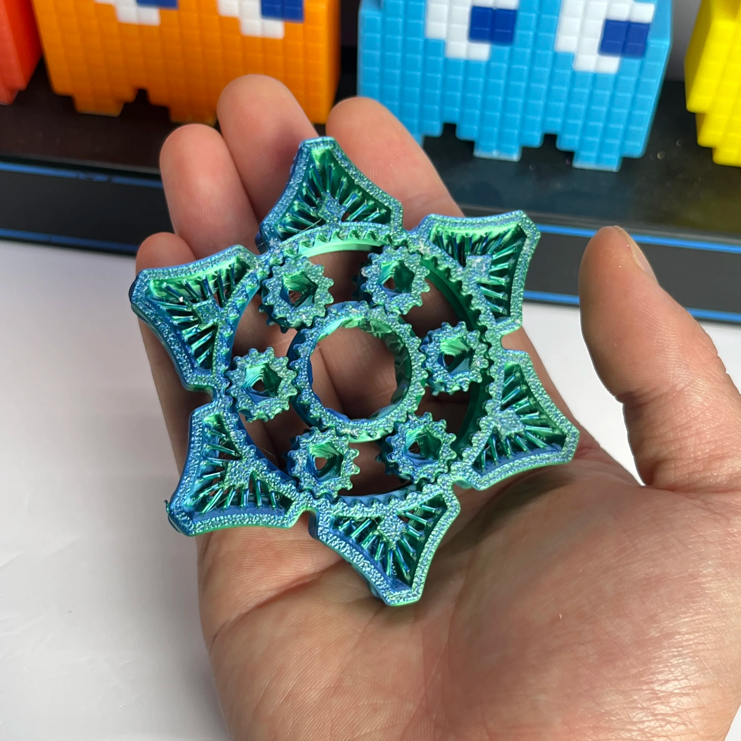 Giocattolo Spinner a Forma di Fiocco di Neve Stampato in 3D, Design Unico per Alleviare lo Stress