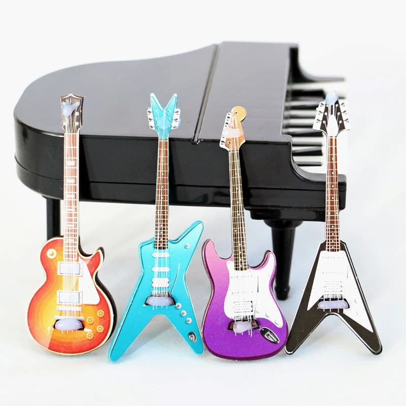 1 Pezzo Chitarra Giocattolo per Casa delle Bambole 1/12, Modello di Strumento Musicale, Accessori Decorativi per Casa delle Bambole