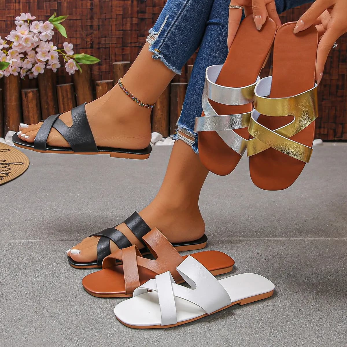 Summer Round Headed Elegant and Sexy Flat Casual Slippers Fashionable Best-selling New Comfortable Plus Size Women's Shoes