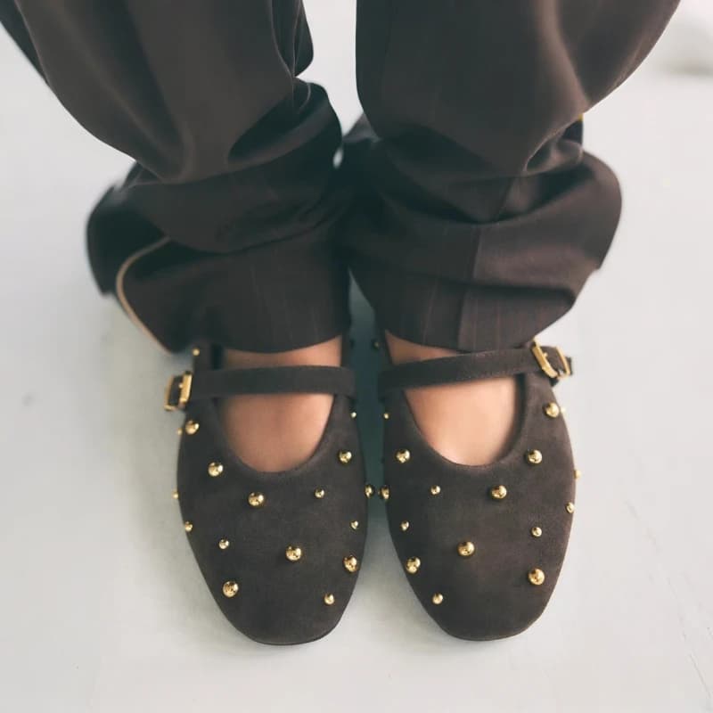 Rivetti con punta tonda Scarpe Mary Jane da donna Cintura in metallo scamosciato sintetico marrone Suola morbida antiscivolo Design Retron 2025 Appartamenti da donna primaverili