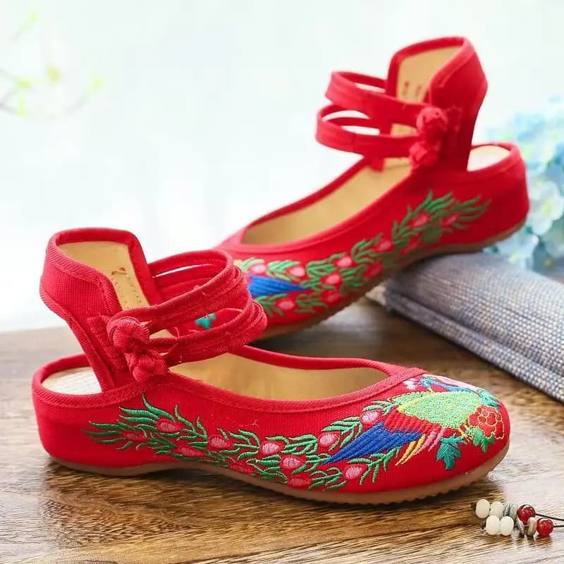 Women Ethnic Style Wedges Embroidered cloth Shoes Summer New Soft Sole Round Toe Buckle Strap Hanfu Shoes Low Heel Sandals