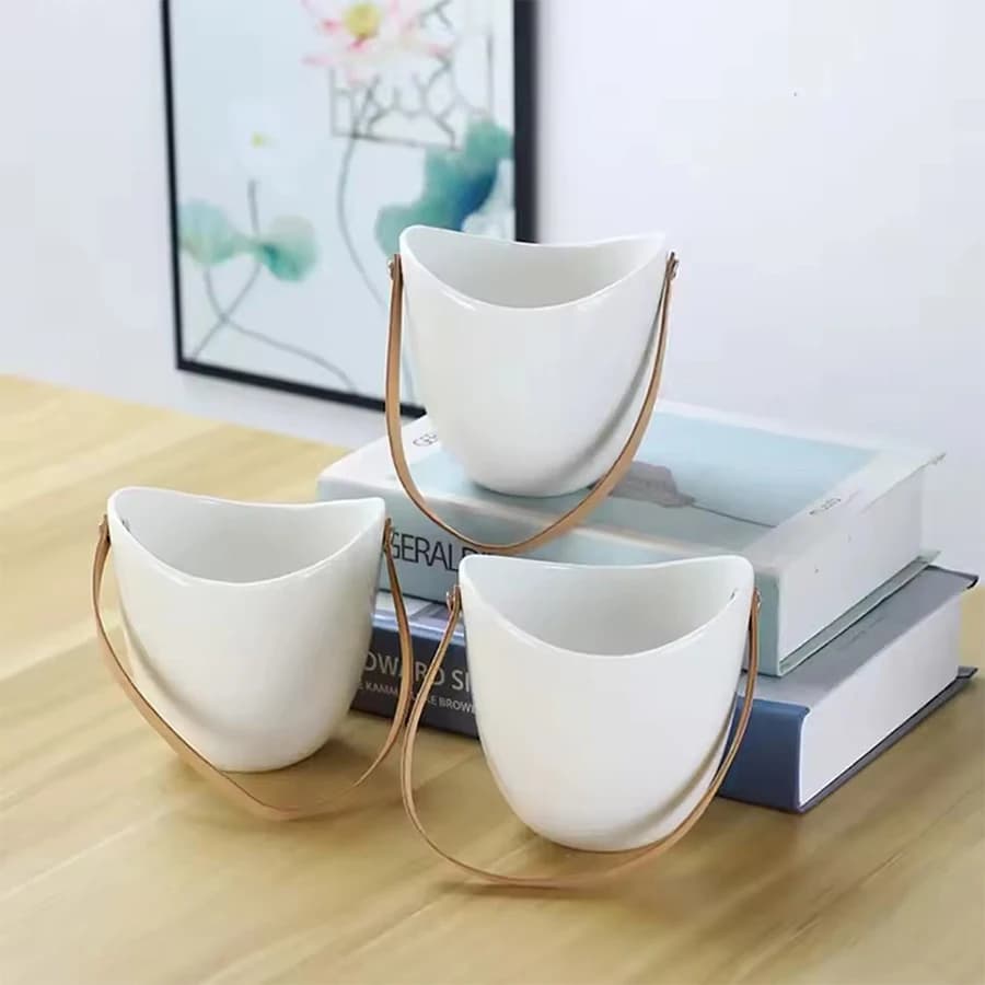White Hanging Planter Pot with Leather Strap Modern Minimalist Wall Hanging Plant Pot for Indoor Home Decor Indoor Plant Sturdy