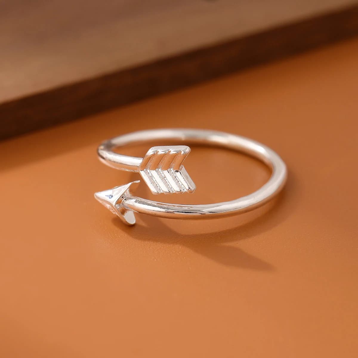 New Simple Creative Fashion Arrow 925 gioielli in argento Sterling non allergici personalità popolare le donne amano gli anelli di apertura R110