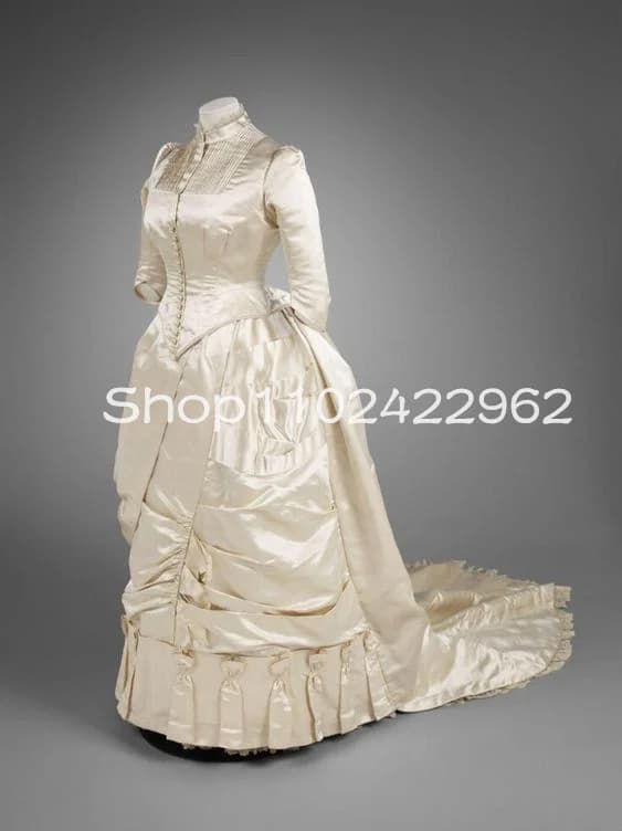 Abito da sera personalizzato in seta color avorio champagne con maniche lunghe e arricciature centrali, costume storico, abito da ballo vittoriano SteamGypsy