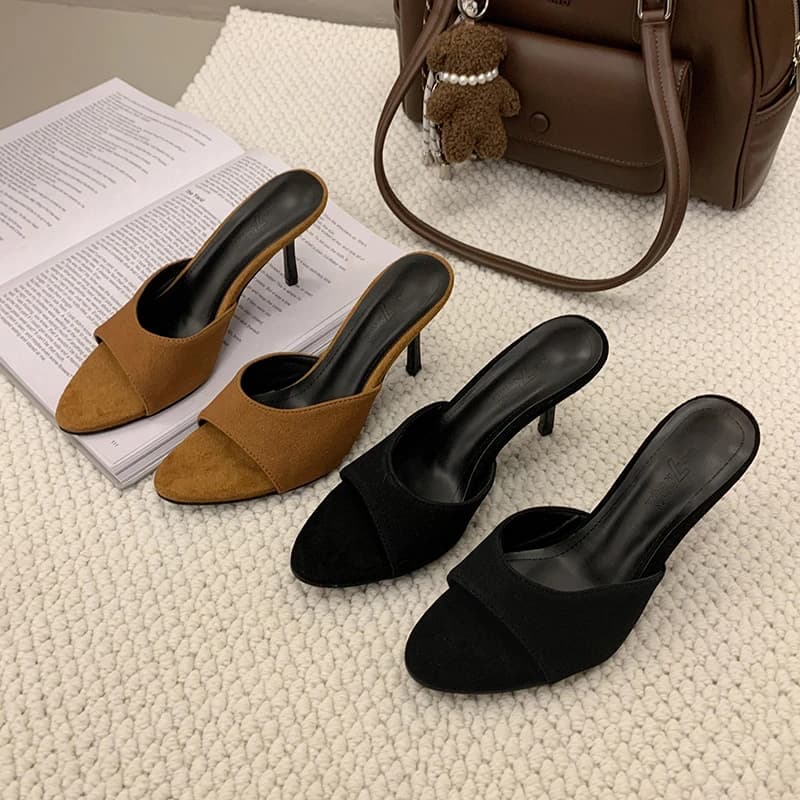 Scarpe di lusso leggere da donna, super dimagranti, tacco sottile, abbigliamento estivo da esterno, punta a punta, cinturino singolo, tacco alto, sandali da fata2025
