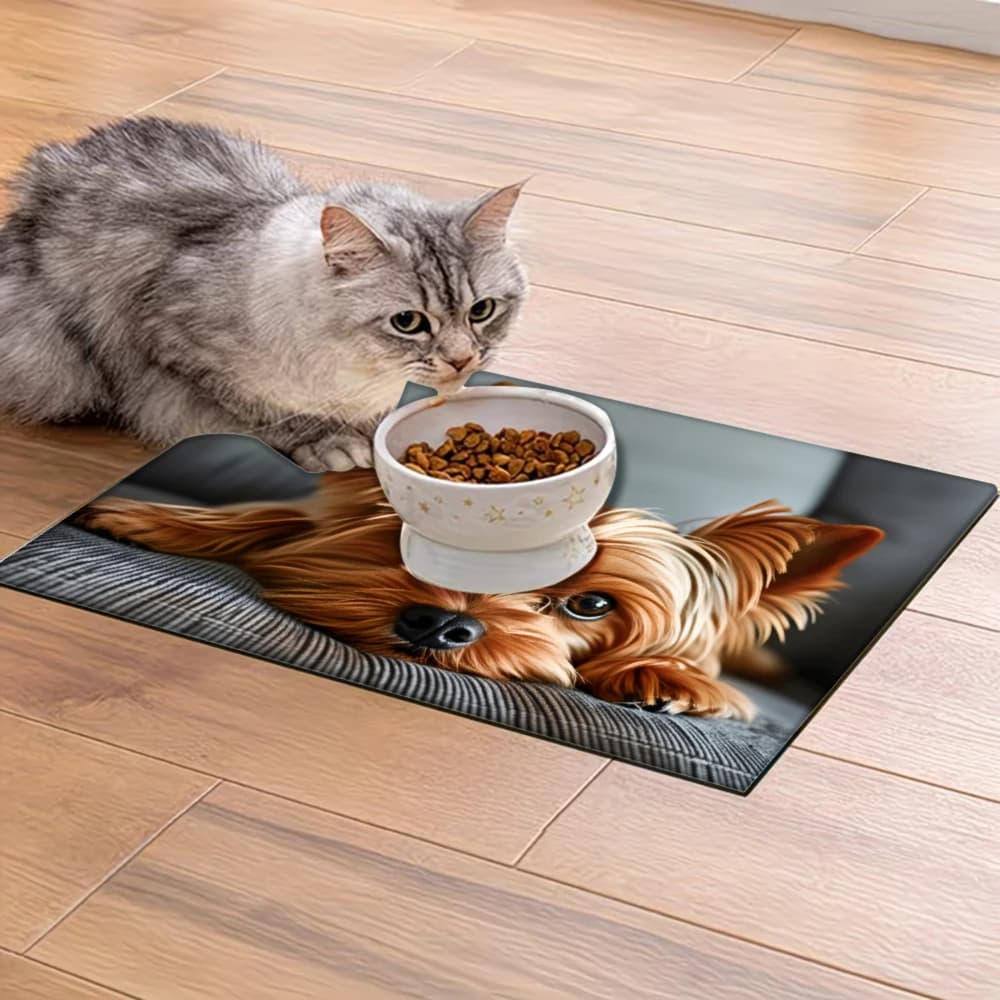 Simpatico tappetino antiscivolo per cani e gatti, per l'alimentazione degli animali domestici, resistente agli schizzi e antiscivolo, da posizionare sul divano.