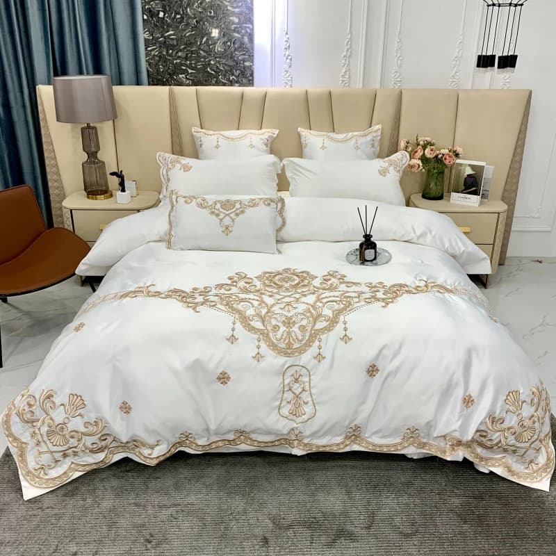 Set di biancheria da letto in cotone satinato bianco Copripiumino con ricamo dorato di lusso Lenzuolo con angoli Federe Tessili per la casa in tinta unita