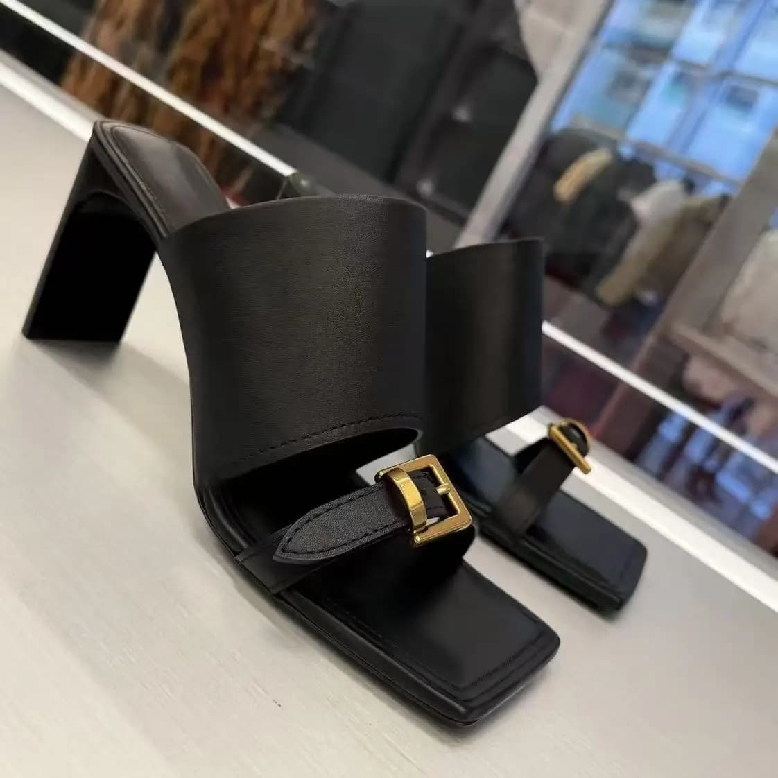 Metal Buckle Belt Women's Slippers Open Square Sandals With Ankle Strap Painted Leather Sandals Women's Bridge-shaped heels Summer High heels