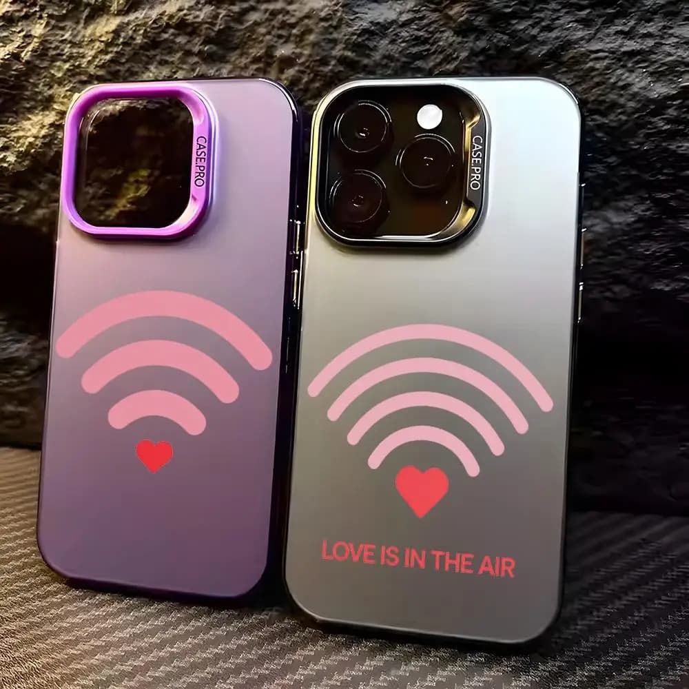 Cover per iPhone Love Is Air per iPhone 17 16 15 14 13 12 11 Pro Max, Designer Opaca Laser Aurora