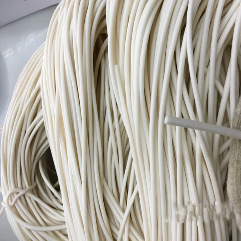 Striscia di spugna in gomma siliconica striscia di spugna circolare a celle chiuse bianca guarnizione dell'asta di supporto in schiuma linea di Oring cavo di gomma schiumogena ammortizzatore di stampaggio rotondo