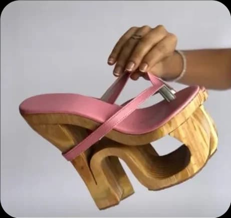 Pantofole infradito con tacco in legno Pista in pelle rosa 2025 Punta tonda Nuovi arrivi Sandali eleganti con tacco largo Scarpe fatte a mano