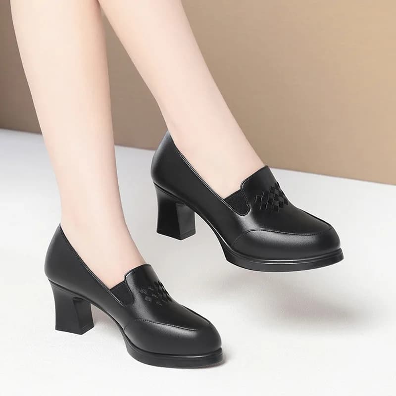 Mocassini da donna in morbida pelle con tacco a blocco da 6,5 cm e 9 cm, modello Deep Mouth, alla moda, abbinabili a tutto, neri, per l'ufficio, modello Mamma, Primavera 2026