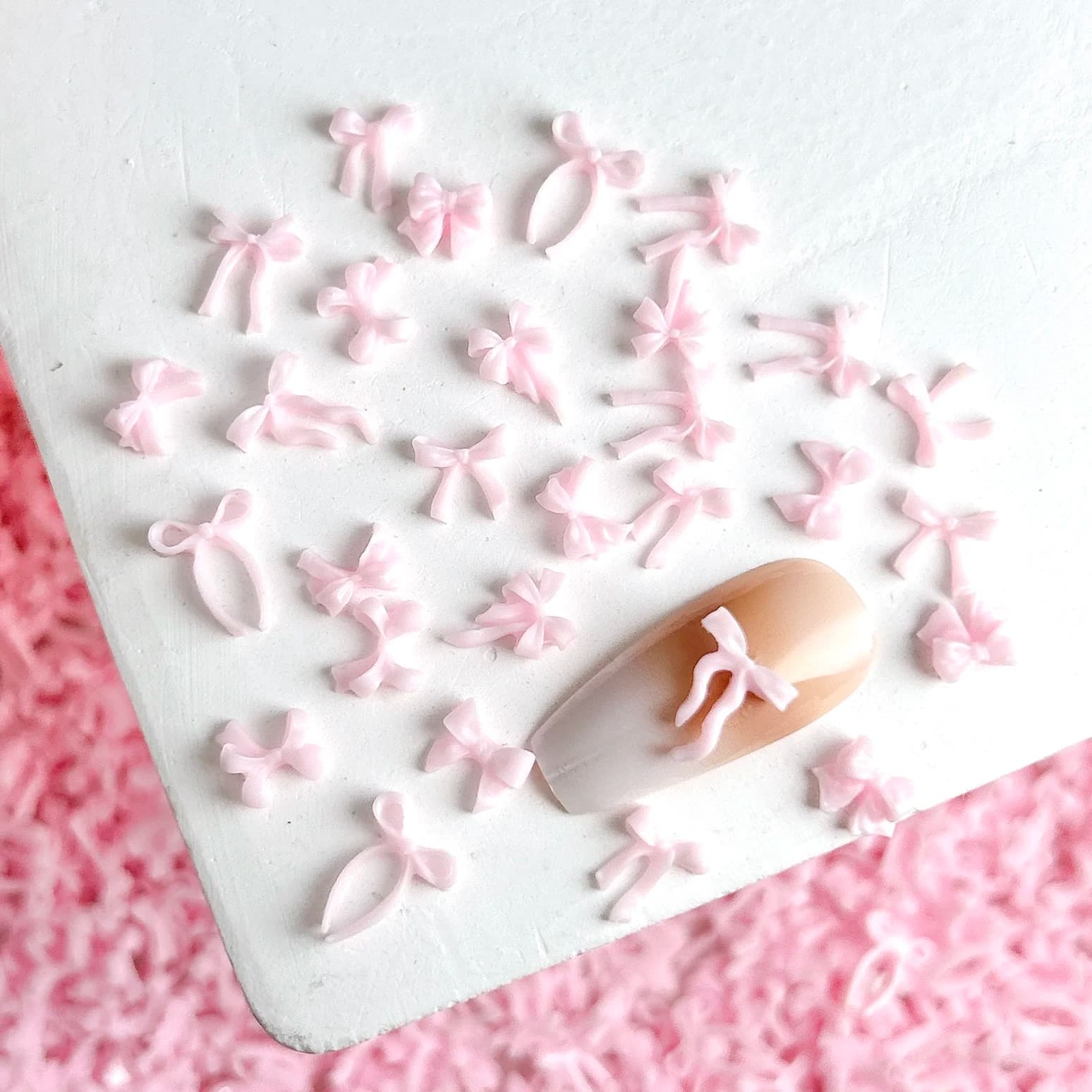 30PCS Stile multiplo Serie rosa Archi Ciondoli per unghie in resina 3D Minimalista Creativo Nastro Bowknots Cravatte Decorazioni per unghie per il fai da te
