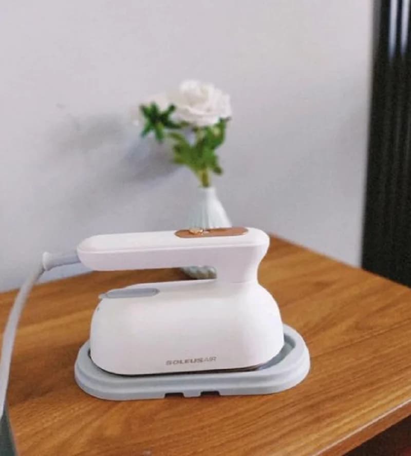 Mini ferro da stiro portatile a vapore portatile Supor 220V per dormitorio da viaggio a casa EW