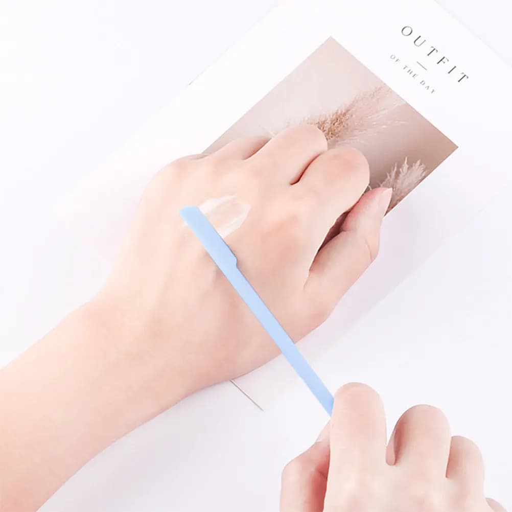 Set of 6 Silicone Spatulas for Face Masks, Fai-da-Te Instruments with Long Handle, Lotion Bottle Scraper, Shampoo, Balm and Nail Products