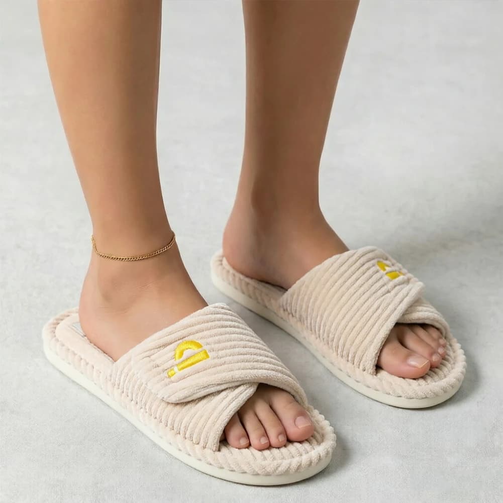 Women's slippers with Velcro material TPR, striped design in soft fabric, suitable for domestic use, summer style.