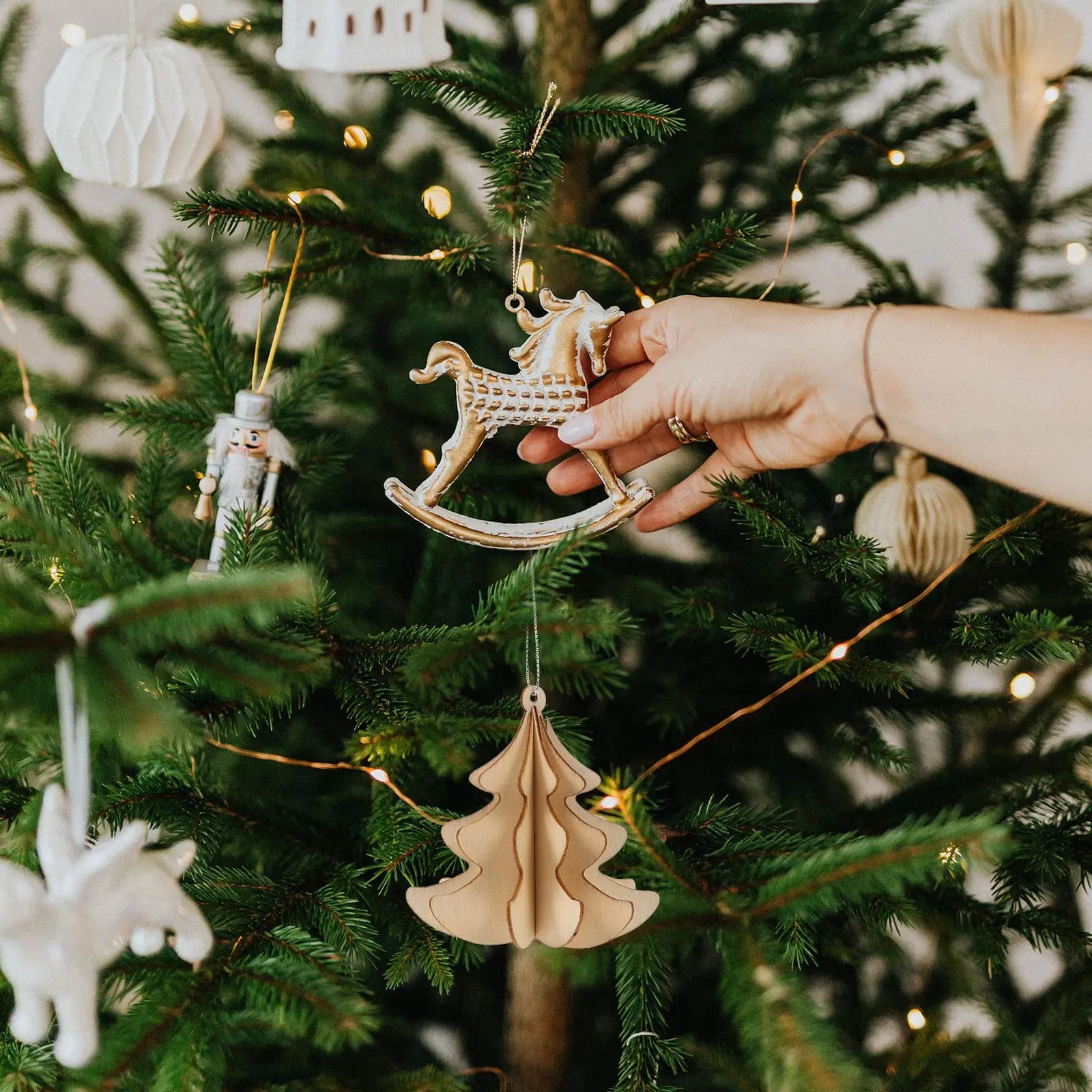 6Pcs Eco-Friendly Unpainted Wooden Christmas Ornaments DIY Hanging Decor Set for Tree Door Ceiling Xmas Party Scene Layout
